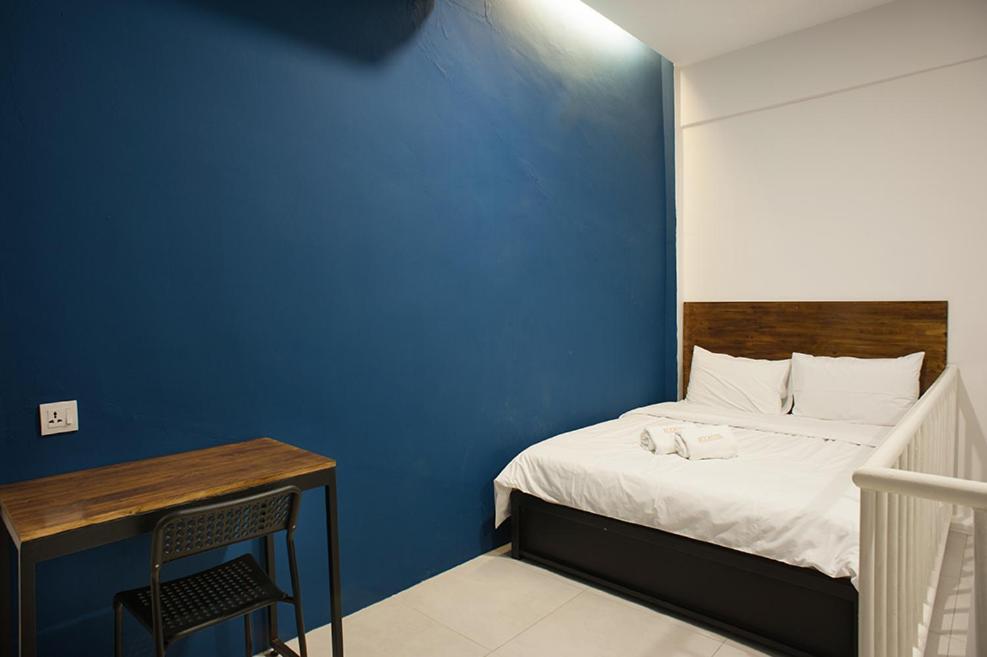 Econtel Queensbay Sungai Dua Bukit Экстерьер фото